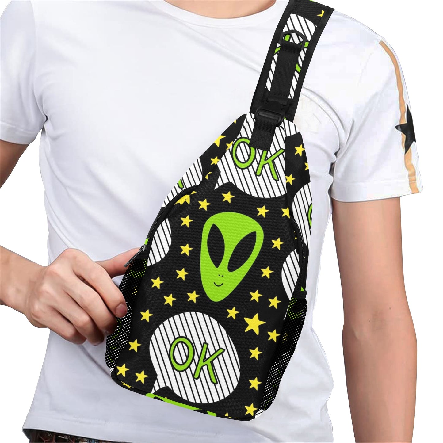 Alien OK - Cross-Body Chest Bag Cross-Body Chest Bag Printed Offshore