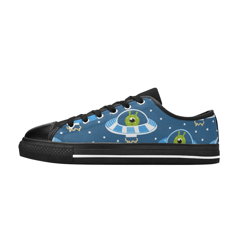 Cute Aliens in UFOs - Women's Classic Canvas Shoes