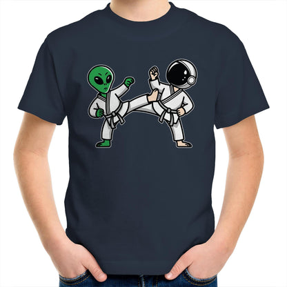 Alien And Astronaut Karate - Kids Youth T-Shirt